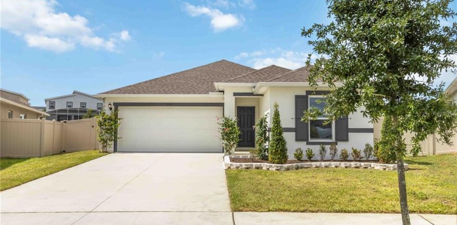House in Davenport, Florida 3 bedrooms, 154.78 sq.m. № 1884022