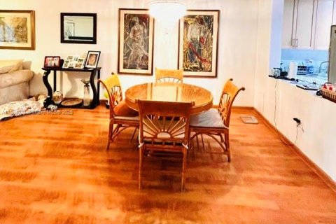 Купить кондоминиум в Дорал, Флорида 2 спальни, 148.64м2, № 1945863 - фото 4