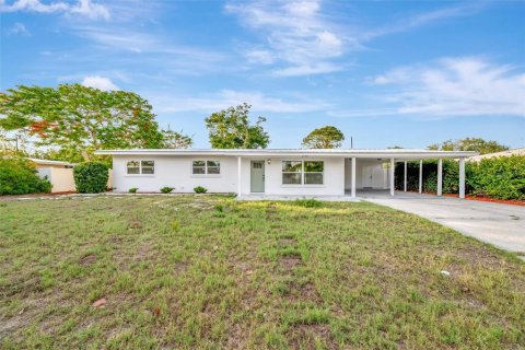 House in Sarasota, Florida 3 bedrooms, 155.24 sq.m. № 2195582
