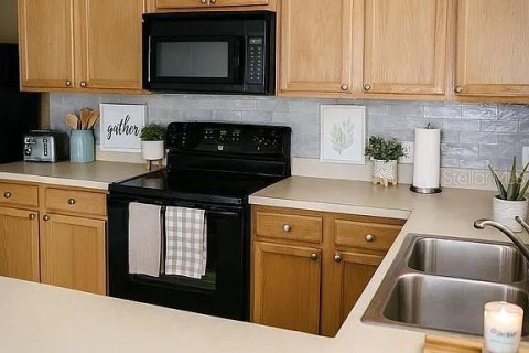 Townhouse in Kissimmee, Florida 3 bedrooms, 187.48 sq.m. № 2149189 - photo 3