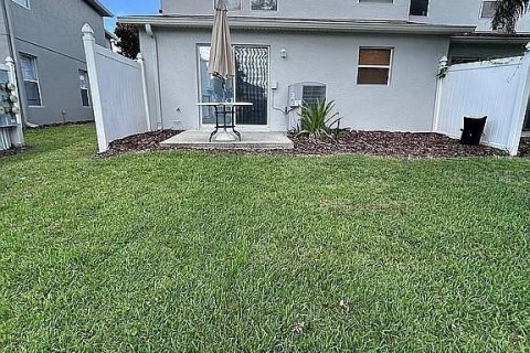Townhouse in Kissimmee, Florida 3 bedrooms, 187.48 sq.m. № 2149189 - photo 19