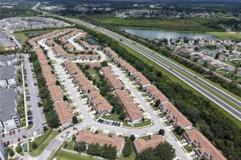 Townhouse in Kissimmee, Florida 3 bedrooms, 187.48 sq.m. № 2149189 - photo 20