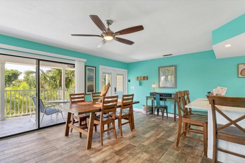 Commercial property in Englewood, Florida 6 bedrooms, 293.2 sq.m. № 1430403 - photo 12