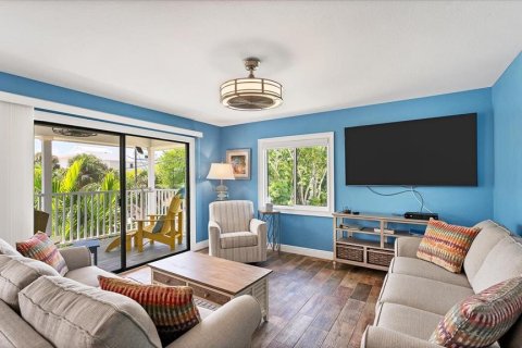 Commercial property in Englewood, Florida 6 bedrooms, 293.2 sq.m. № 1430403 - photo 16
