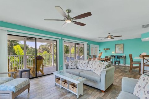 Commercial property in Englewood, Florida 6 bedrooms, 293.2 sq.m. № 1430403 - photo 9