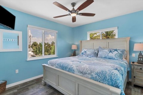 Commercial property in Englewood, Florida 6 bedrooms, 293.2 sq.m. № 1430403 - photo 13