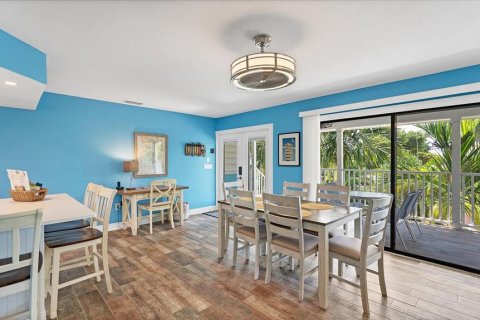Commercial property in Englewood, Florida 6 bedrooms, 293.2 sq.m. № 1430403 - photo 20