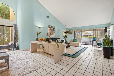 House in West Palm Beach, Florida 4 bedrooms, 233.37 sq.m. № 2172340 - photo 9
