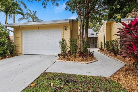 House in West Palm Beach, Florida 4 bedrooms, 233.37 sq.m. № 2172340 - photo 4