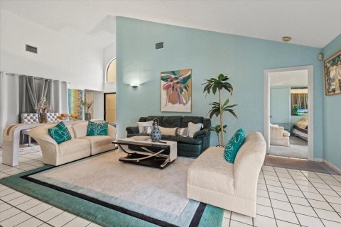 House in West Palm Beach, Florida 4 bedrooms, 233.37 sq.m. № 2172340 - photo 11