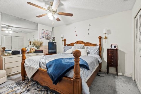 House in West Palm Beach, Florida 4 bedrooms, 233.37 sq.m. № 2172340 - photo 17