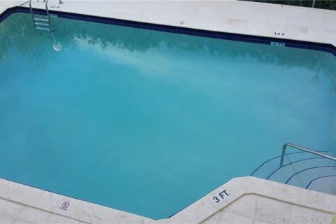 Condominio en alquiler en North Miami Beach, Florida, 2 dormitorios, 90.12 m2 № 1216033 - foto 1