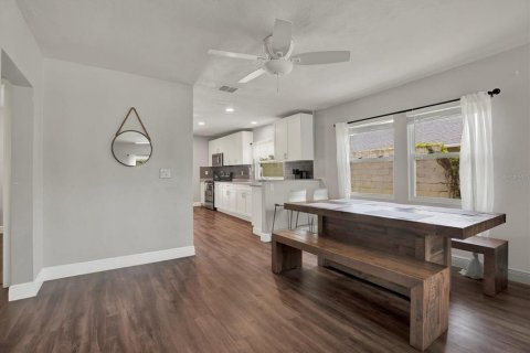 House in Tampa, Florida 3 bedrooms, 115.94 sq.m. № 1725318 - photo 12