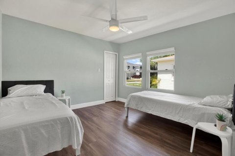 House in Tampa, Florida 3 bedrooms, 115.94 sq.m. № 1725318 - photo 20