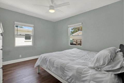 House in Tampa, Florida 3 bedrooms, 115.94 sq.m. № 1725318 - photo 14