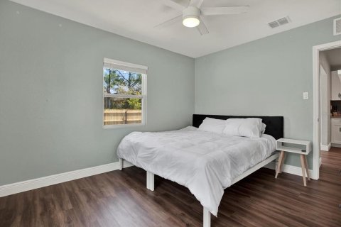 House in Tampa, Florida 3 bedrooms, 115.94 sq.m. № 1725318 - photo 15