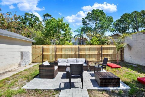 House in Tampa, Florida 3 bedrooms, 115.94 sq.m. № 1725318 - photo 25