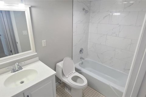 Снять в аренду кондоминиум в Дейтона - Бич-Шорс, Флорида 5 комнат, 105.35м2, № 1842330 - фото 24