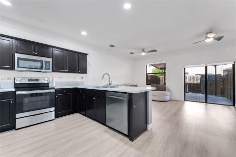 Touwnhouse à vendre à Homestead, Floride: 2 chambres, 132.11 m2 № 2006252 - photo 9