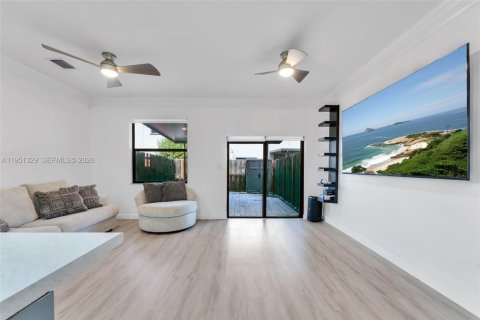 Touwnhouse à vendre à Homestead, Floride: 2 chambres, 132.11 m2 № 2006252 - photo 13