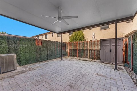 Touwnhouse à vendre à Homestead, Floride: 2 chambres, 132.11 m2 № 2006252 - photo 25