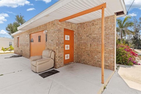 Casa en venta en Port Charlotte, Florida, 2 dormitorios, 93.27 m2 № 1651719 - foto 7
