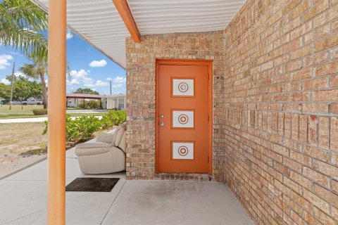 Casa en venta en Port Charlotte, Florida, 2 dormitorios, 93.27 m2 № 1651719 - foto 8