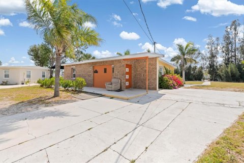 Casa en venta en Port Charlotte, Florida, 2 dormitorios, 93.27 m2 № 1651719 - foto 6