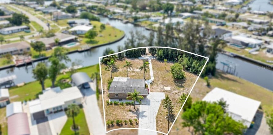 Casa en Port Charlotte, Florida 2 dormitorios, 93.27 m2 № 1651719