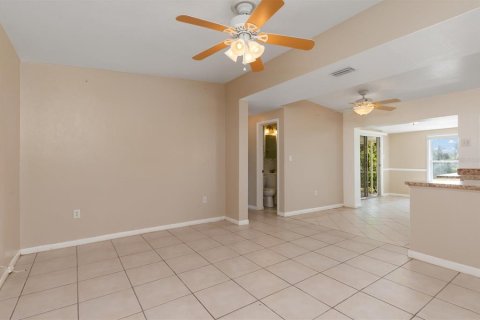 Casa en venta en Port Charlotte, Florida, 2 dormitorios, 93.27 m2 № 1651719 - foto 9