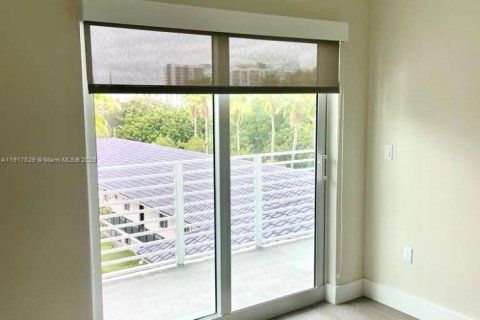 Condo in Hollywood, Florida, 1 bedroom  № 2016883 - photo 8