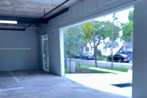 Condo in Hollywood, Florida, 1 bedroom  № 2016883 - photo 20