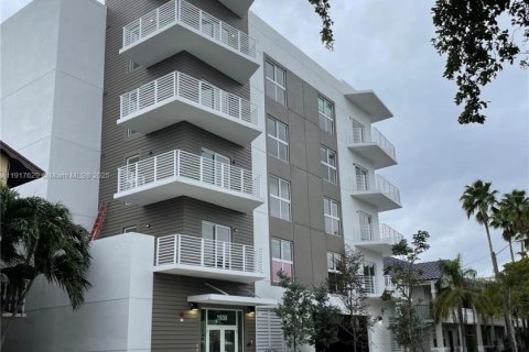 Condo in Hollywood, Florida, 1 bedroom  № 2016883 - photo 22