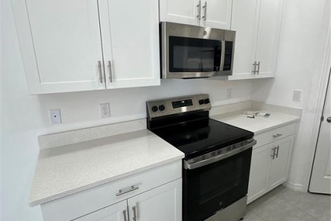 Touwnhouse à vendre à Palmetto, Floride: 3 chambres, 127.55 m2 № 2092160 - photo 8