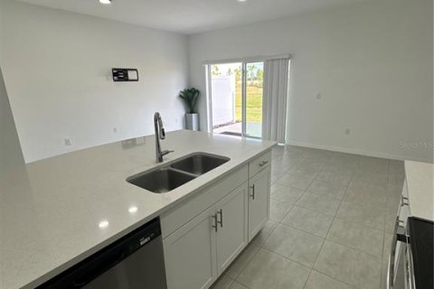 Touwnhouse à vendre à Palmetto, Floride: 3 chambres, 127.55 m2 № 2092160 - photo 7