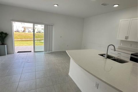 Touwnhouse à vendre à Palmetto, Floride: 3 chambres, 127.55 m2 № 2092160 - photo 5