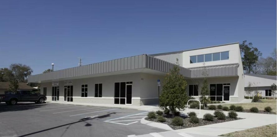 Commercial property in Gainesville, Florida 374.21 sq.m. № 2104181
