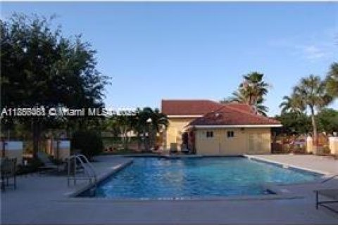 Снять в аренду кондоминиум в Тамарак, Флорида 2 спальни, 91.42м2, № 1933311 - фото 16