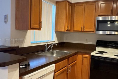 Снять в аренду кондоминиум в Тамарак, Флорида 2 спальни, 91.42м2, № 1933311 - фото 20