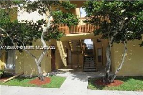 Снять в аренду кондоминиум в Тамарак, Флорида 2 спальни, 91.42м2, № 1933311 - фото 5