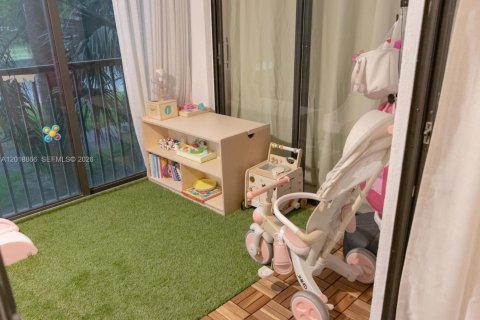 Condo in Pompano Beach, Florida, 1 bedroom  № 2086999 - photo 16