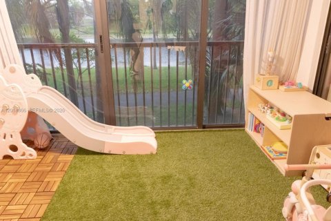 Condo in Pompano Beach, Florida, 1 bedroom  № 2086999 - photo 14