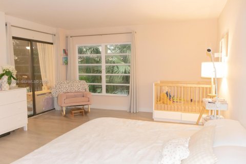 Condo in Pompano Beach, Florida, 1 bedroom  № 2086999 - photo 6
