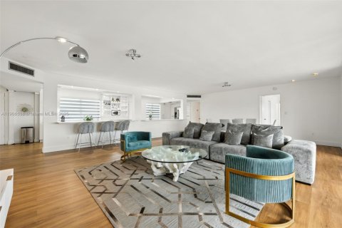 Copropriété à louer à Miami, Floride: 3 chambres, 177.07 m2 № 1963002 - photo 4
