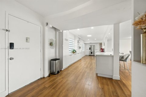 Copropriété à louer à Miami, Floride: 3 chambres, 177.07 m2 № 1963002 - photo 5