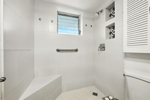 Copropriété à louer à Miami, Floride: 3 chambres, 177.07 m2 № 1963002 - photo 22