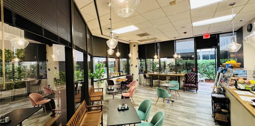 Immobilier commercial à Aventura, Floride № 1779938