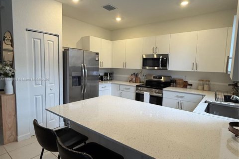 House in Coral Springs, Florida 3 bedrooms, 114.83 sq.m. № 1929449 - photo 19