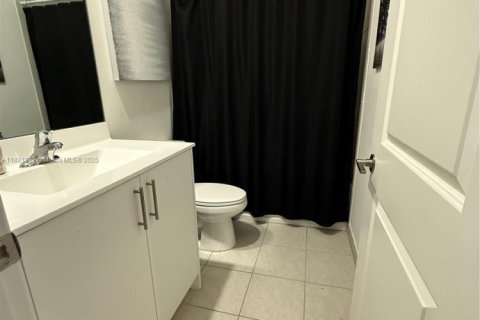 House in Coral Springs, Florida 3 bedrooms, 114.83 sq.m. № 1929449 - photo 13