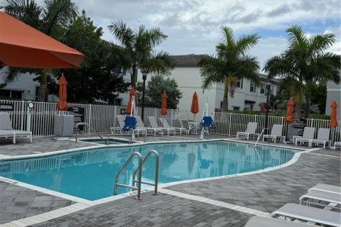 House in Coral Springs, Florida 3 bedrooms, 114.83 sq.m. № 1929449 - photo 24